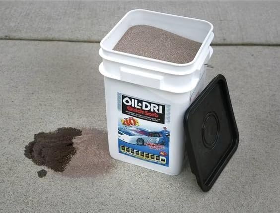 Oil-DRI Maintenance Absorbent, 20 lb, Pail Sponge (Oil Maintenance Absorbent)