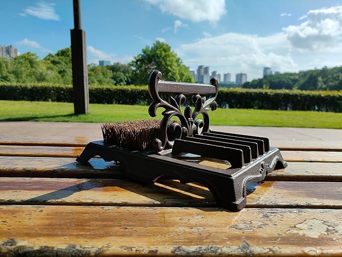 Outdoor Farmhouse Garden Entryway Heavy Duty Multifunctional Rustic Cast Iron Boot Scraper Shoe Cleaning Shoe Bruh with Bristle