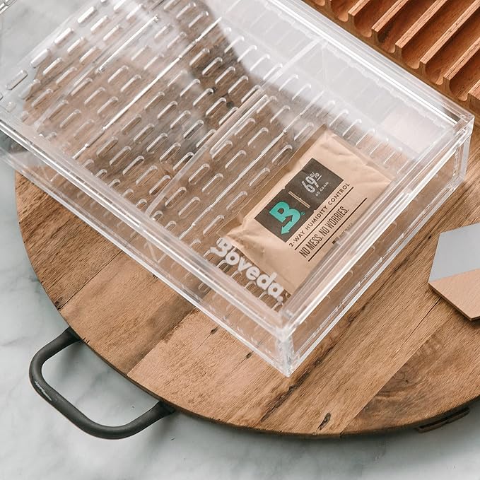 Boveda for Cigars/Tobacco | 69% RH Humidity Control Packs | Size Large for Use with Up to 25-100 Cigars | Patented Technology For Cigar Humidors | 4-count Resealable Bag