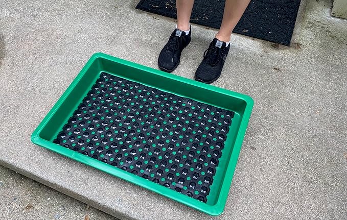 ClayAway - Tennis Court Shoe Cleaning Tray, Sand and Clay Removal - Green with Black Mat