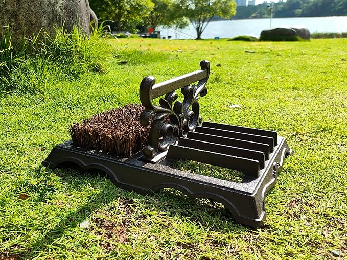 Outdoor Farmhouse Garden Entryway Heavy Duty Multifunctional Rustic Cast Iron Boot Scraper Shoe Cleaning Shoe Bruh with Bristle