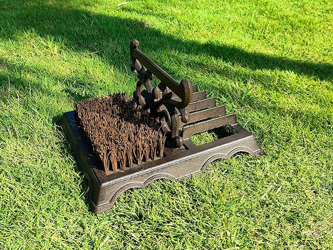 Outdoor Farmhouse Garden Entryway Heavy Duty Multifunctional Rustic Cast Iron Boot Scraper Shoe Cleaning Shoe Bruh with Bristle